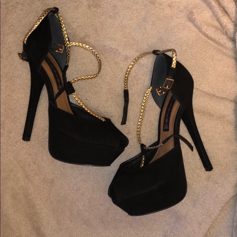 STEVE MADDEN HEELS!
